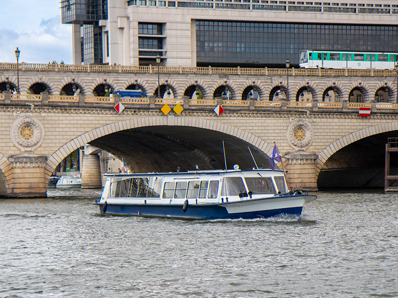 Seine en bateaux mini vedette panoramique